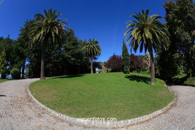 Landscapes and places
(The castro)
. 