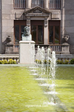 Jardines de la plaza de Portugal. 