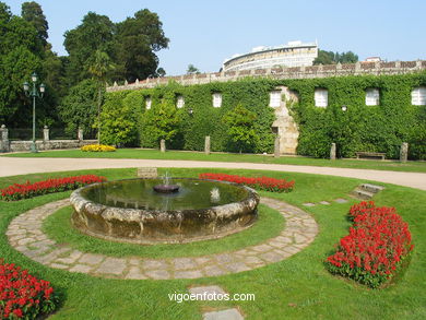 Gardens of entrance -Pazo Quiñones de León (Vigo)
- (Map location).