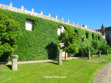 Gardens of entrance -Pazo Quiñones de León (Vigo).