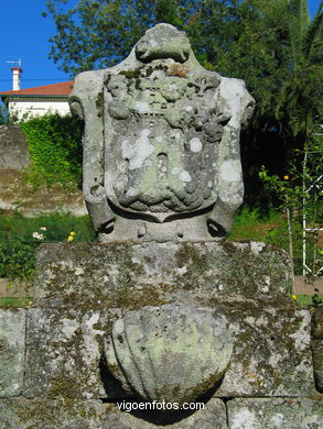 Road of the coat of arms - Pazo Quiñones de León (Vigo)
- (Map location).