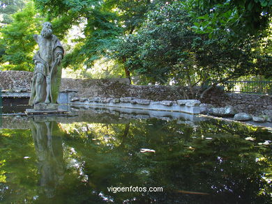 Others gardens
(Qui�ones de le�n)

-  (Map location). 