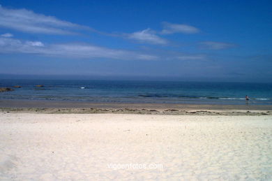 Playa Calzoa (As Barcas). 