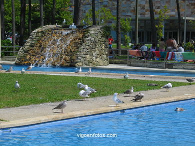 Piscinas de la playa de Samil (Vigo).