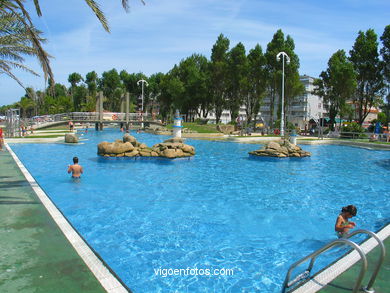Piscinas de la playa de Samil (Vigo).