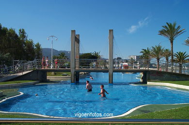 Piscinas de la playa de Samil (Vigo).