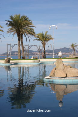 Piscinas de la playa de Samil (Vigo).