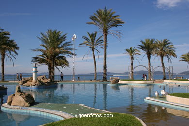 Piscinas de la playa de Samil (Vigo).