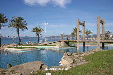 Piscinas de la playa de Samil (Vigo).