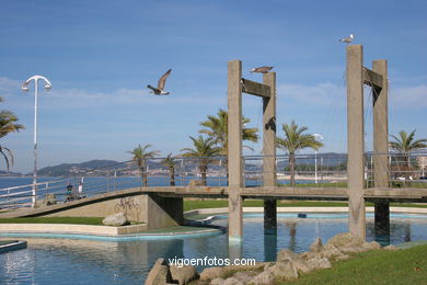 Open-air swinning pool - Samil beach. 