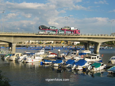 Puerto deportivo en la bah�a de Bouzas. 