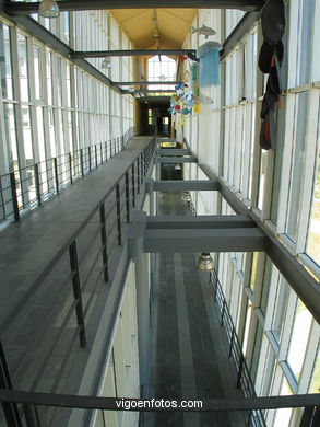 Vista de los pasillos acristalados. 