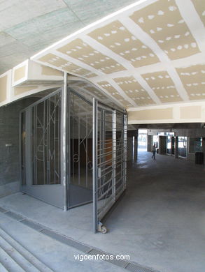 Shopping centre and theater
(Infrastructures)

-  (Map location). 