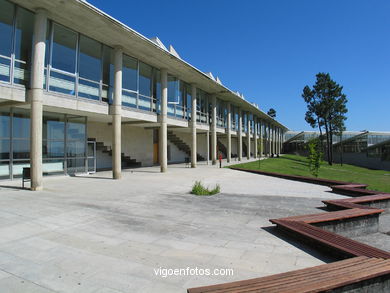 Vista de la Facultad de Económicas y Empresariales.