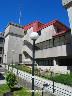 Escuela de Telecomunicaciones
-  (Ver mapa). 