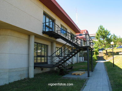 Escuela de Telecomunicaciones
-  (Ver mapa). 