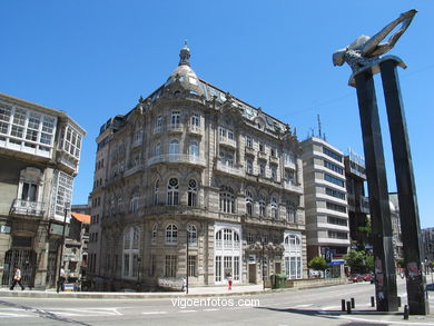 Edificio El Moderno  - Miguel Pacewicz (1897) (CALLE POLICARPO SANZ)
-  (Ver mapa). 