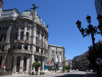 Teatro Garc�a Barb�n (Centro Cultural Caixanova)  - Antonio Palacios (1913) (CALLE POLICARPO SANZ)
-  (Ver mapa). 