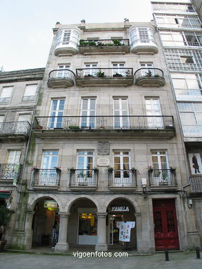 Plaza de la Constituci�n
(El casco viejo de Vigo)
. 