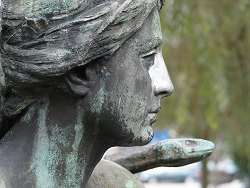 Detalle del monumento a Jos� Elduayen