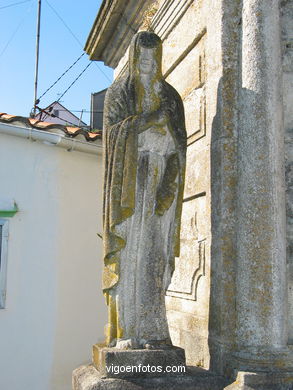 Iglesia Rom�nica de Tir�n. 