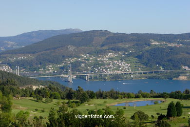 Campo de golf de Domaio (Moa�a). 