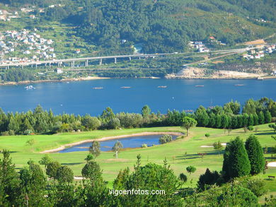 Campo de golf de Domaio (Moa�a). 