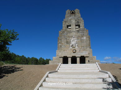 Monumento a la Marina Universal. 