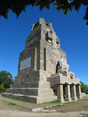 Monumento a la Marina Universal. 