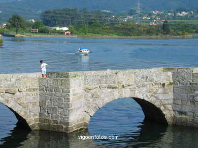 Puente rom�nico da Ramallosa. 