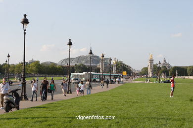 Invalides - The most notable tomb at Les Invalides is that of Napoleon Bonaparte (1769-1821) - Paris - Images and pics of travels and trips. France.