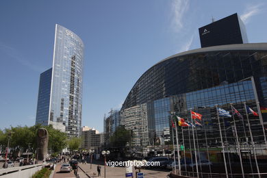 La D�fense. Par�s. El Centro de negocios m�s grande de Europa. Rascacielos y arquitectura contempor�nea - Par�s - Viaje. Fotos e im�genes de Par�s.. 