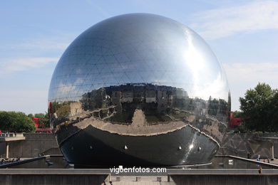 La Villete. Ciudad de las Ciencias y la Industria. Cité des Sciences et de l'Industrie. Porte de la Villete - París - Viaje. Fotos e imágenes de París..