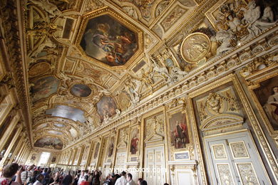 Museo Louvre Interiores (Fotos). 