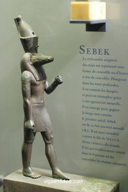 Museo Louvre Interiores (Fotos). 