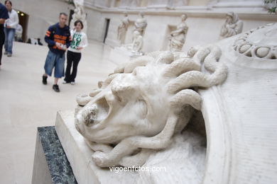 Louvre Museum Galleries (Photos). 