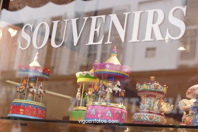 Many artists had studios or worked around the community of Montmartre such as Salvador Dalí, Claude Monet, Pablo Picasso and Vincent van Gogh. Paris - Images and pics..