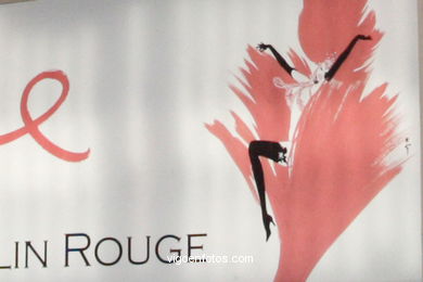 Moulin Rouge - Paris - Images and pics of travels and trips. France.