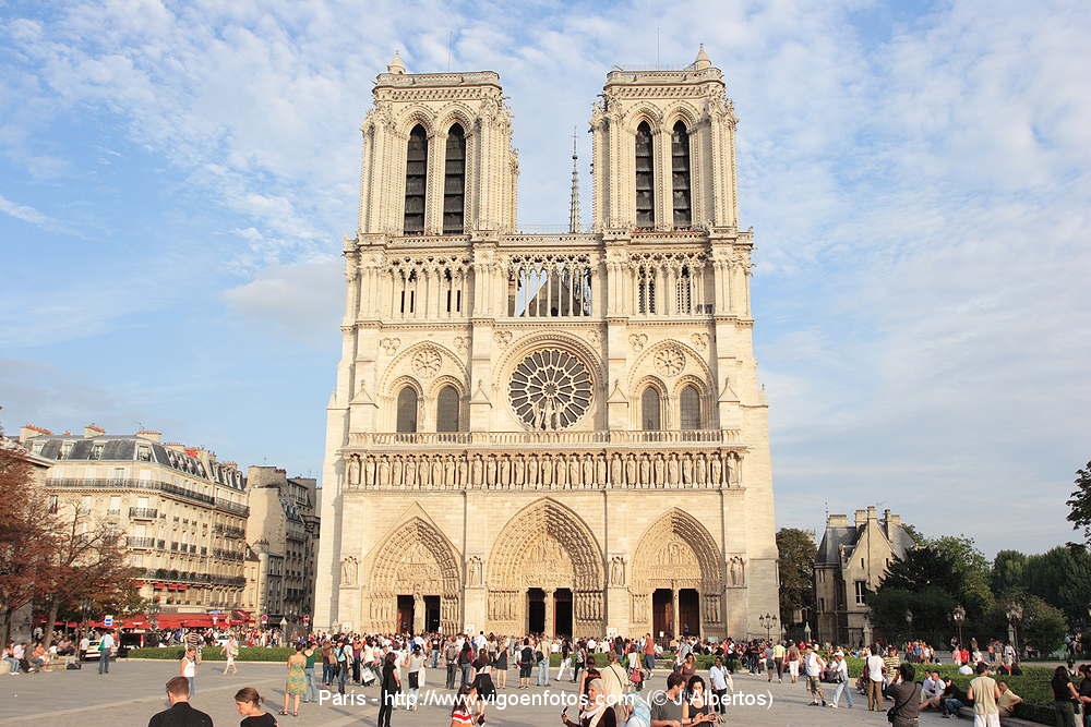 FOTOS DE CATEDRAL DE NOTREDAME PARIS, FRANCIA GÁRGOLAS IMÁGENES DE