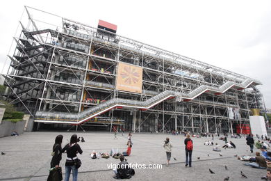 Museo Pompidou - Centre - Paris - Renzo Piano, Richard Rogers y Gianfranco Franchini, los arquitectos del Centro Georges Pompidou.. 