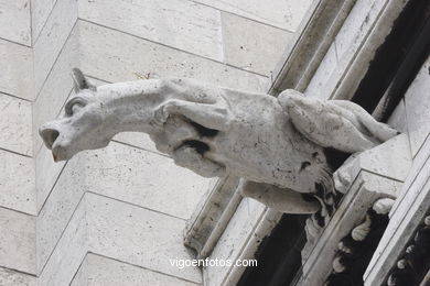Gargoyles of Sacré Coeur - Basilique du Sacré-Coeur - Montmartre - Paris - Images and pics of travels and trips. France.