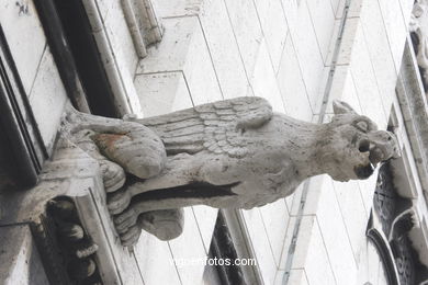 Gargoyles of Sacré Coeur - Basilique du Sacré-Coeur - Montmartre - Paris - Images and pics of travels and trips. France.