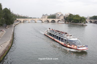 Crucero por el Sena en Par�s. Paseos por el r�o Sena. (Seine) - Par�s - Viaje. Fotos e im�genes de Par�s.. 