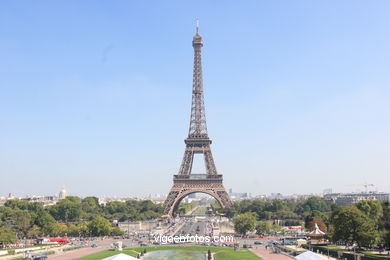 Torre Eiffel - Tour Eiffel - París - Diseñada por el ingeniero francés Gustave Eiffel con ocasión de la Exposición universal de 1889 en París..