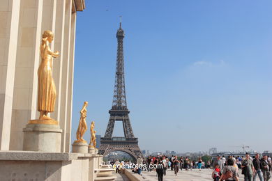 Trocadero - Palais de Chaillot - Tour Eiffel -  Eiffel Tower - Paris.  Images and pics of travels and trips.. 