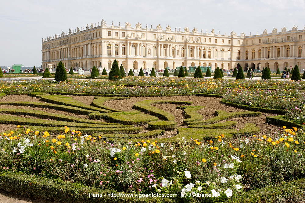 http://www.vigoenfotos.com/paris/imagenes/paris/versalles_palacio//g_vigoenfotos_3720p.jpg