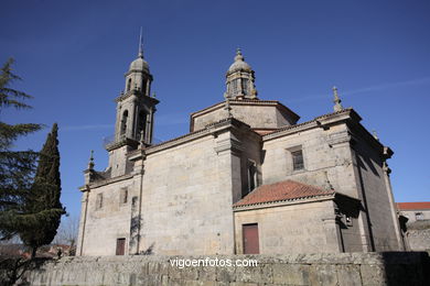 Iglesia de San Benito y Cruceiros. 