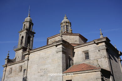 Iglesia de San Benito y Cruceiros. 