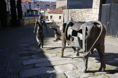 Escultura da Festa do Boi. 