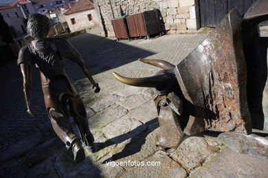 Escultura da Festa do Boi. 